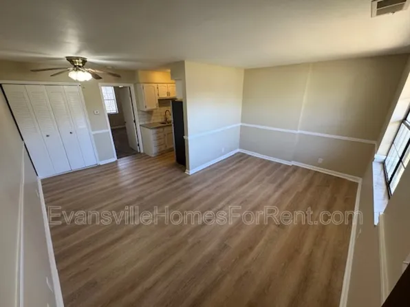 1638 Speaker Rd, Evansville, IN 47712