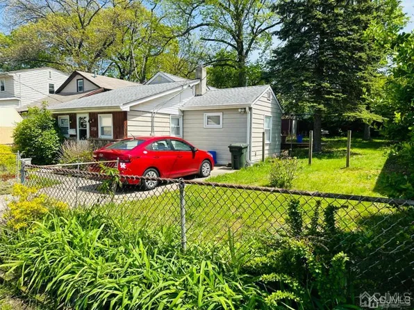 319 Prospect Ave, Laurence Harbor, NJ 08879