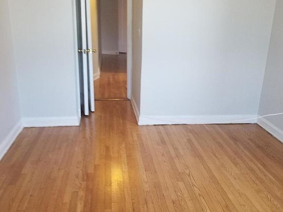5th image of 303 Webster Ave APT 6D