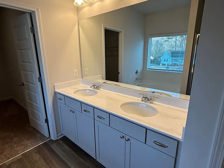 15 Longbrook Dr — Photo 13