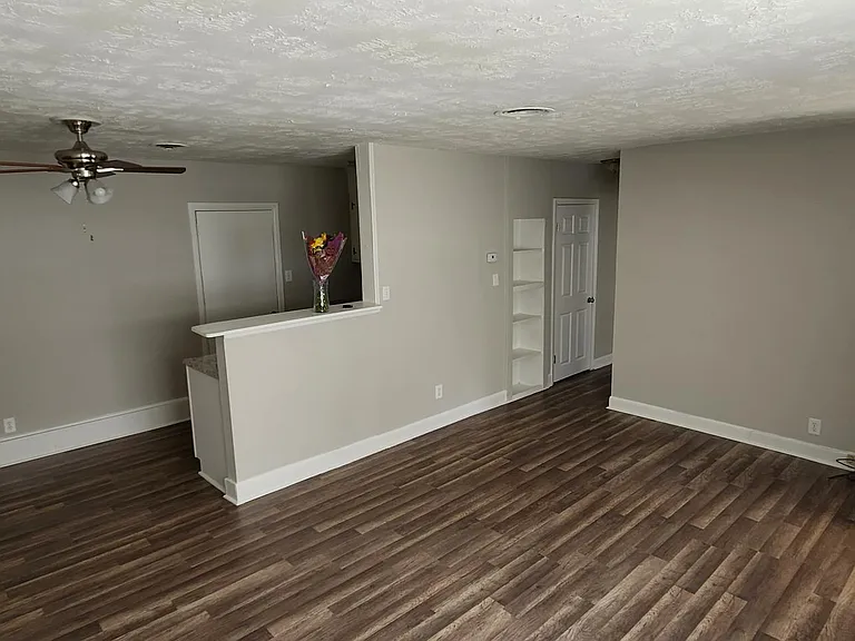 2341 Walden Dr #1 — Photo 2