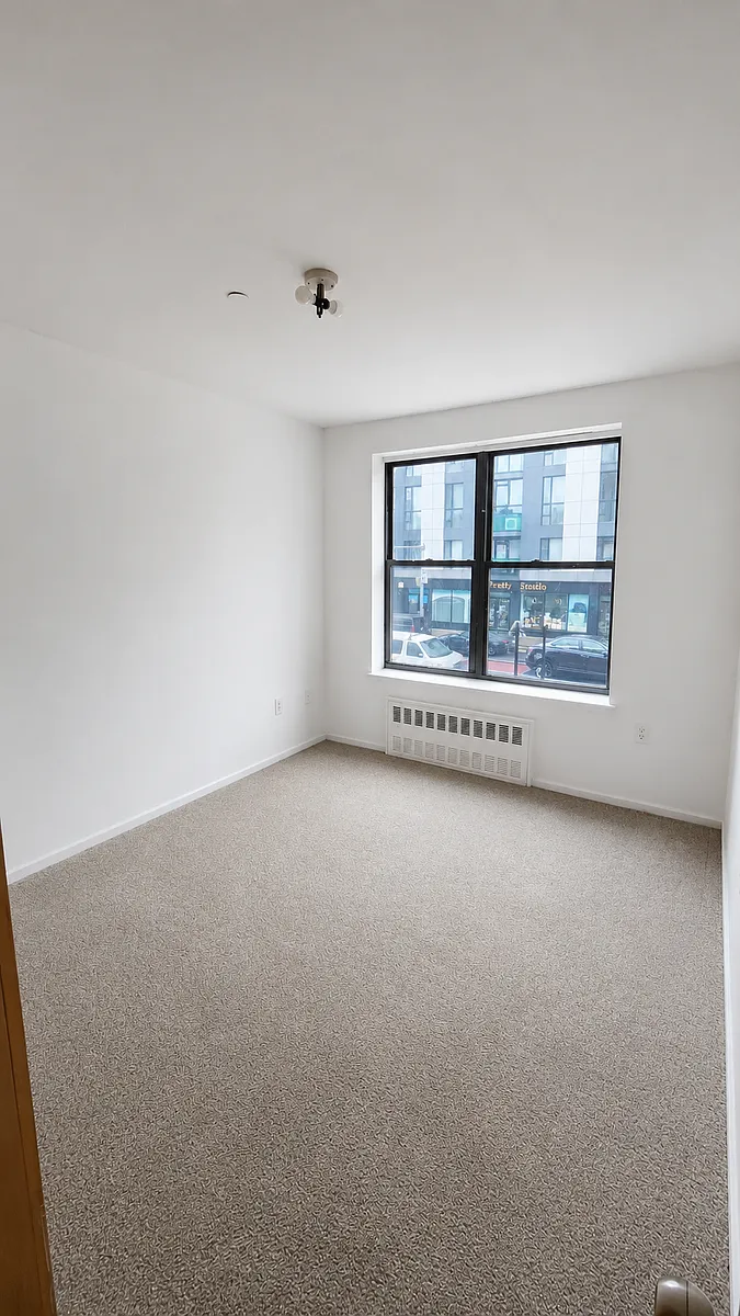 Building Photo - 10422 Northern Blvd #2F