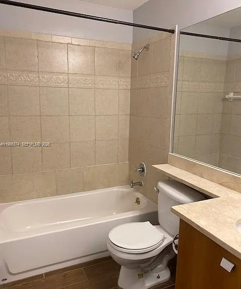 1385 Crystal Way #L — Photo 7