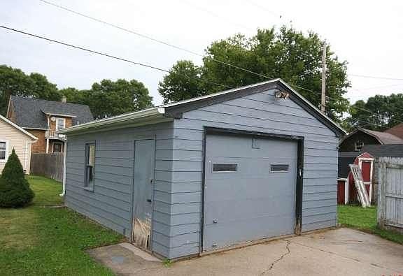 4th image of 1624 Superior Ave