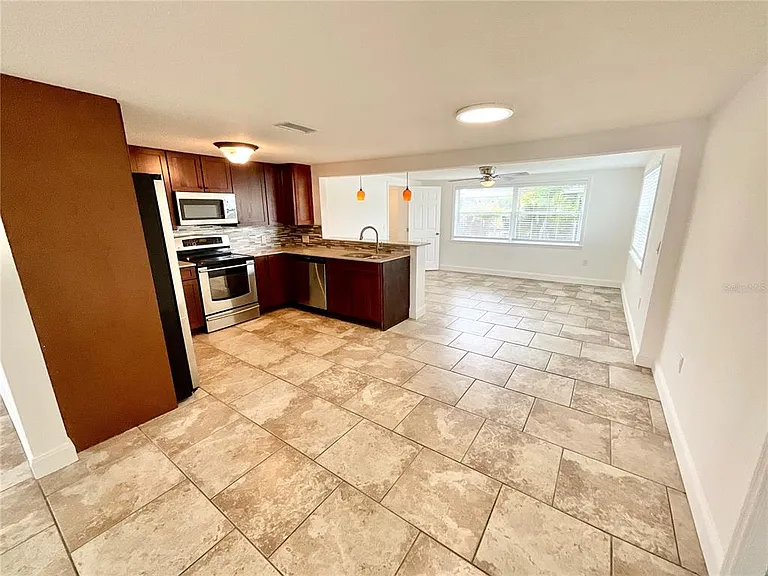 4233 Belle Isle Ct — Photo 4