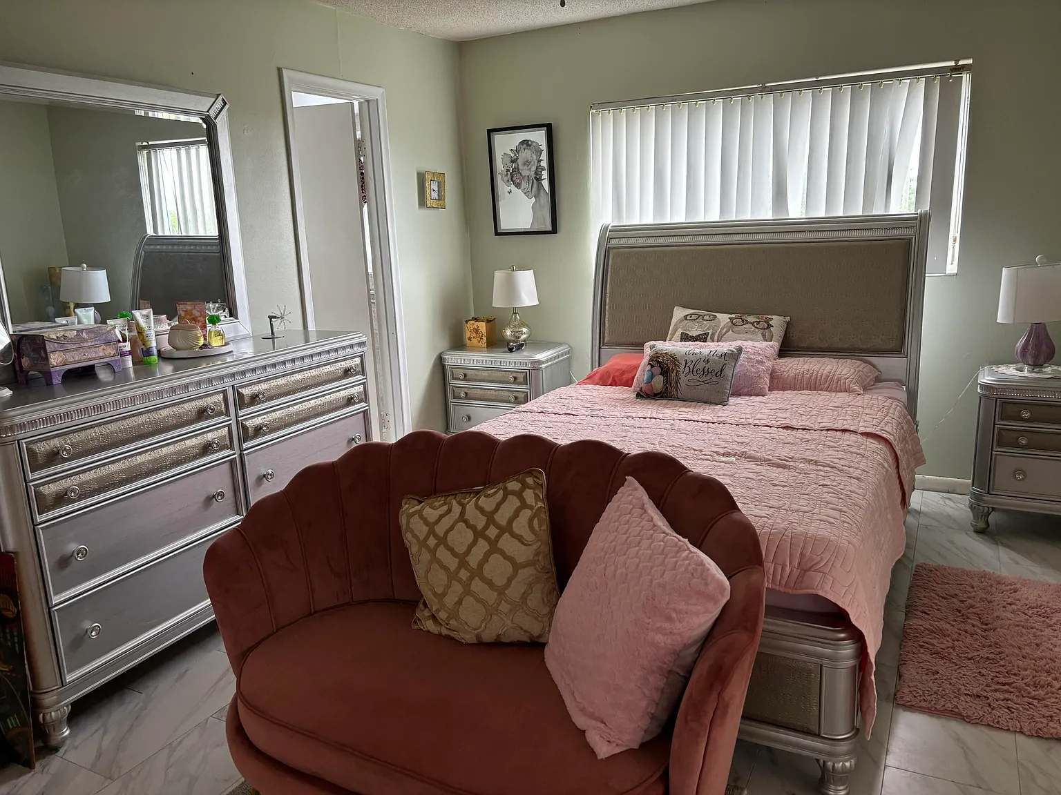 1 bed, 1.5 bath, 684 sqft, $1,395 — Photo 3