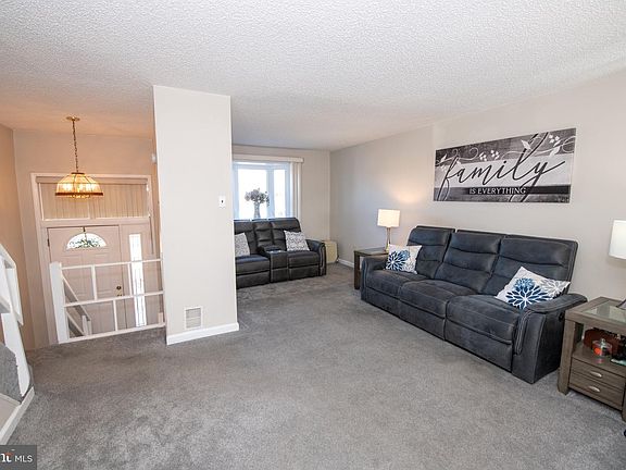 3rd image of 12183 Aster Rd
