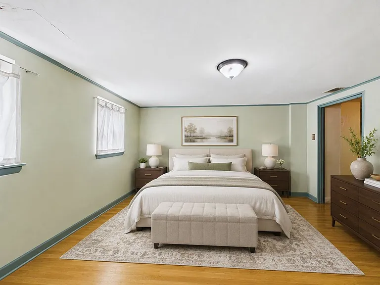 1014 Montrose St — Photo 11