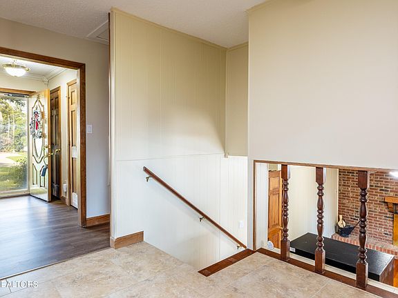 4th image of 7521 Popen Dr