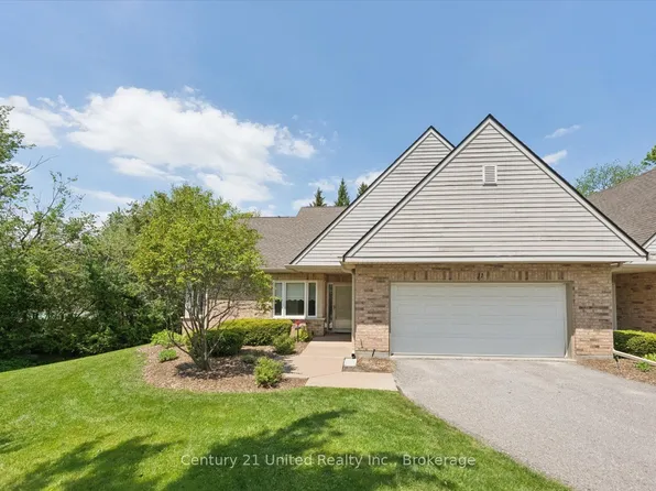 1850 Cherryhill Rd #11, Peterborough, ON K9K 2E3