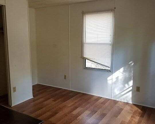 4th image of 1464 Kenwood Rd