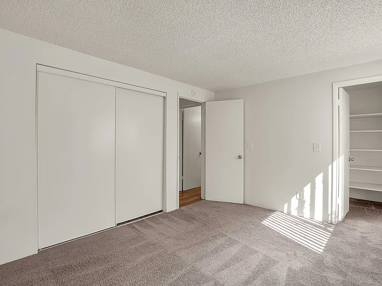 Riverview Apartments — Photo 57