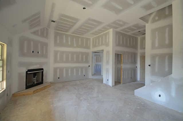 2nd image of 136 Overlook Ln #136