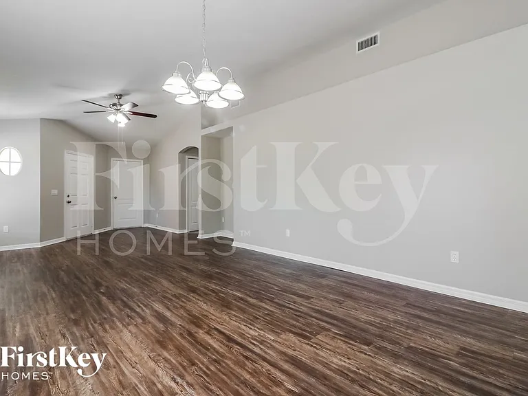 905 Lake Shore Ranch Dr — Photo 5