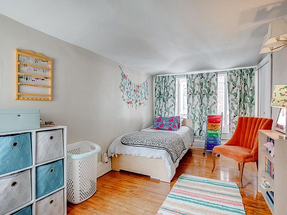 4th image of 2118 Como Ave #3