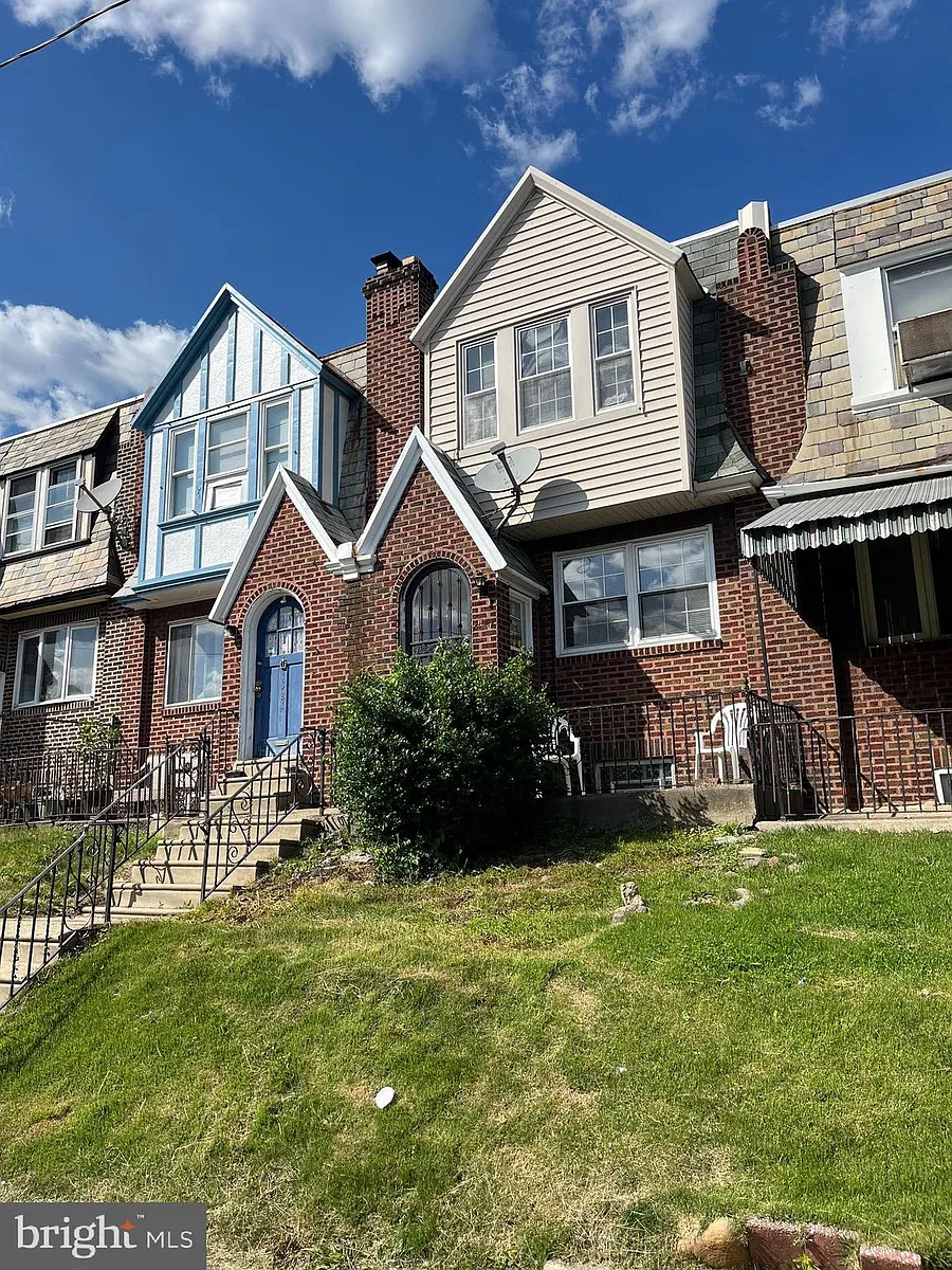 Building Photo - 1323 Gilham St
