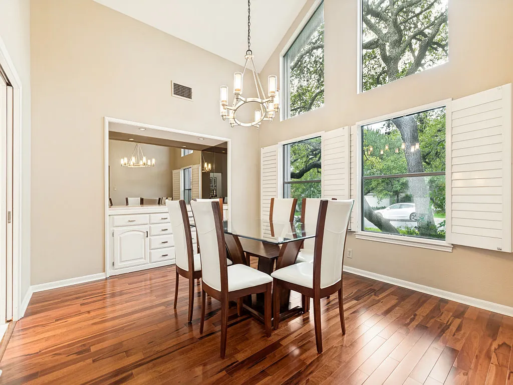 5 bed, 3851 sqft, $5,000 — Photo 4