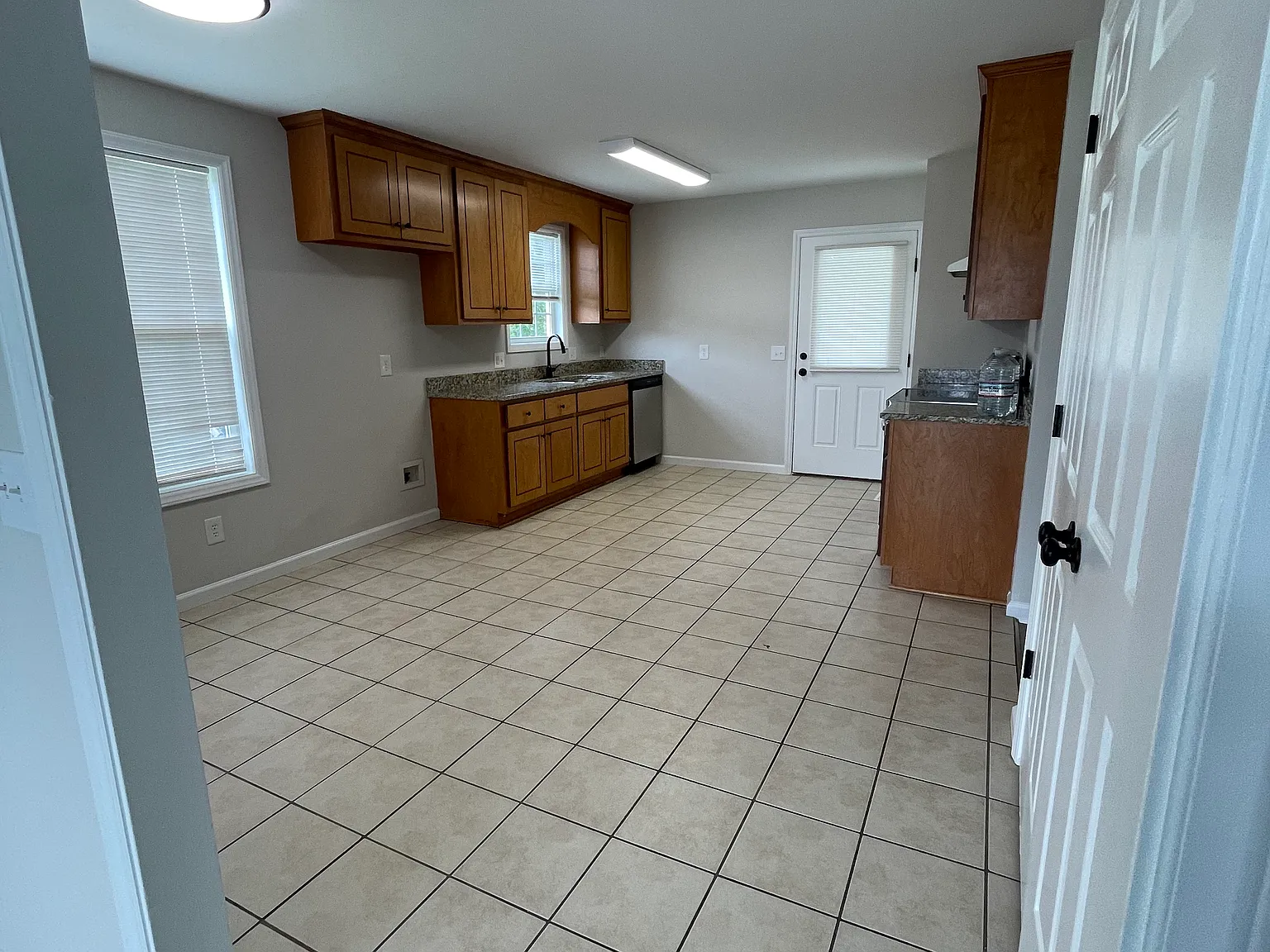112 Park Place St — Photo 4