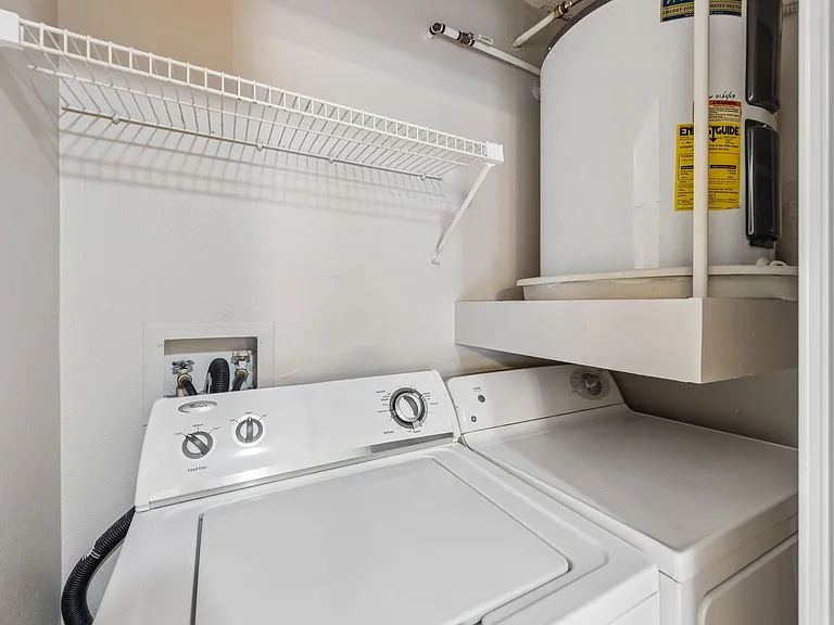 380 Lakepointe Dr #201 — Photo 21
