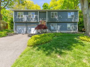 15 Lancer Rd, Riverside, CT 06878