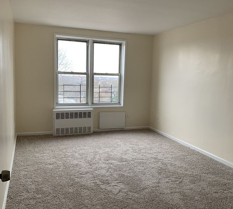 2nd image of 83-36 Beverly Rd #6E