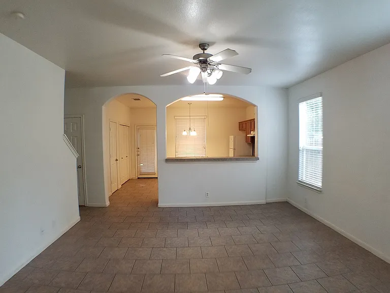 2502 Allred Dr — Photo 6