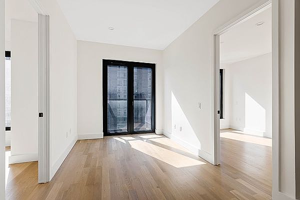 1st image of 260 Gold St APT 616