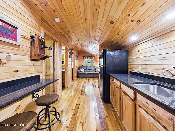 11th image of 113 Rivendell Ln