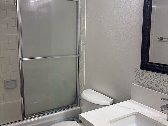 2nd image of 3548 Circle Dr