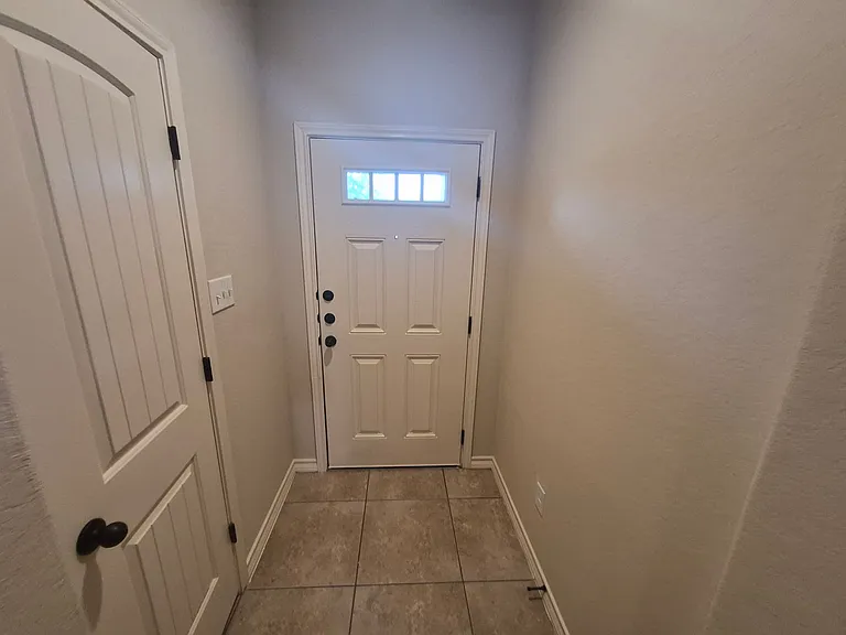 6842 Lakeview Dr #101 — Photo 2