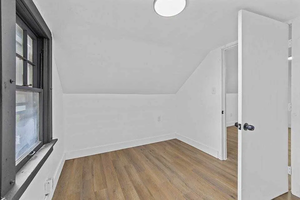 1105 Hornsby Avenue - 1 — Photo 2
