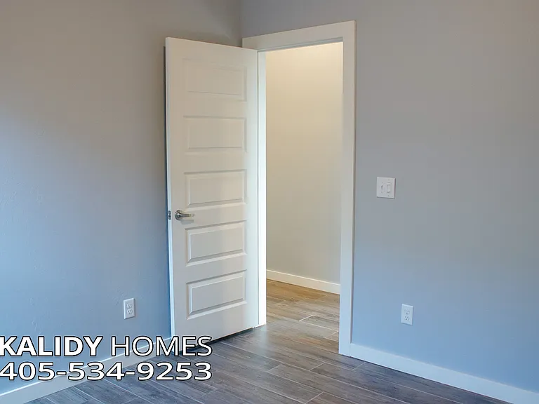 421 Remington Ave — Photo 12