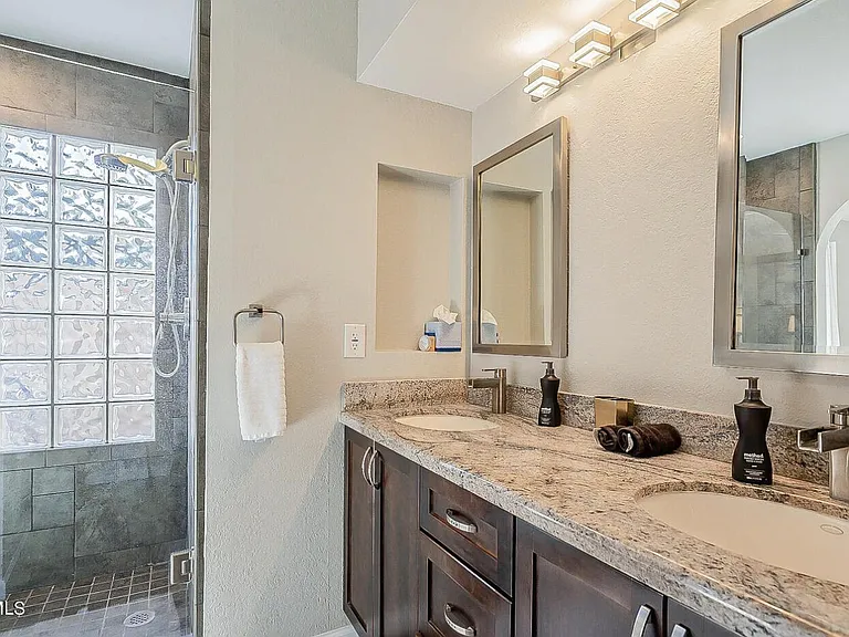 6601 E Thunderbird Rd — Photo 25