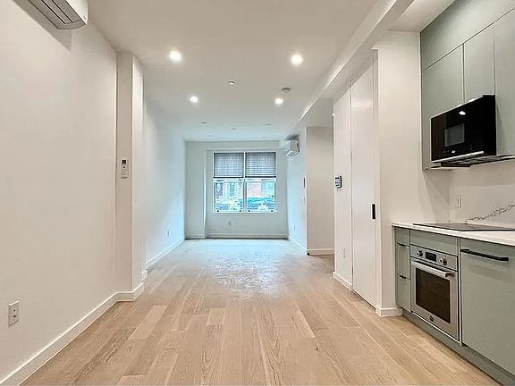 4th image of 27-16 Newtown Ave #1E