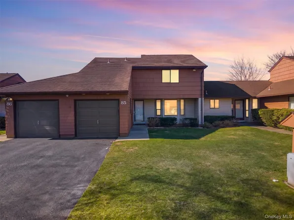 85 Rhett Ct, Commack, NY 11725