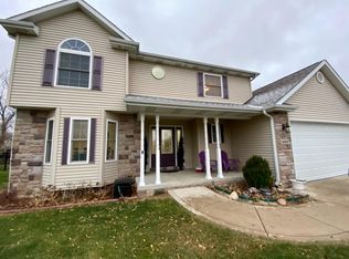 880 Saint Andrews Dr, Chesterton, IN 46304