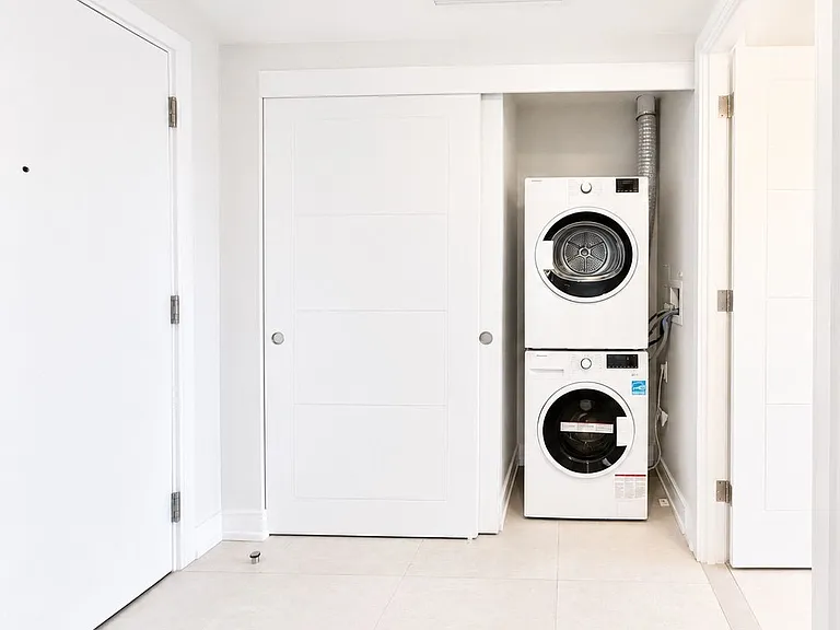 2525 Bathurst St #508 — Photo 11