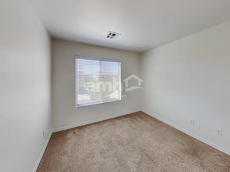 17403 W Langer Ln — Photo 15