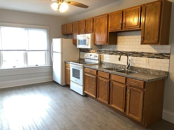 Eat in kitchen