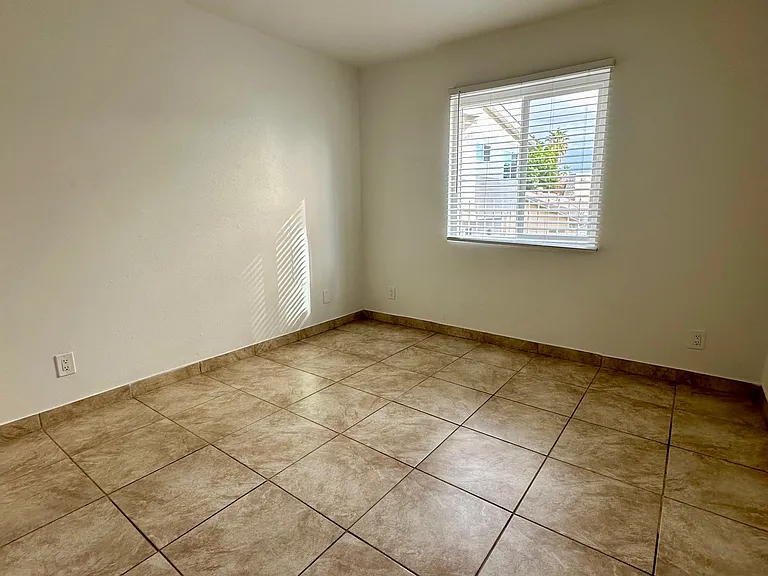 14142 Sylvan St #208 — Photo 9