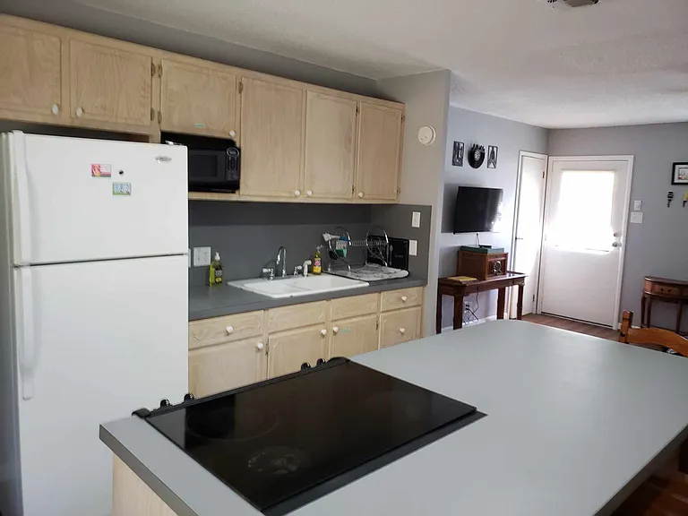 2312 Smuts Dr — Photo 7