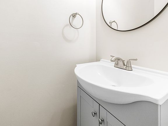 5th image of 515 N York Rd #2