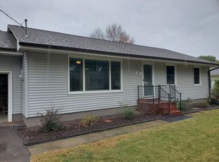 305 Main St, Perry, KS 66073