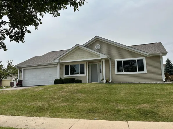 819 Cumberland LANE, Port Washington, WI 53074