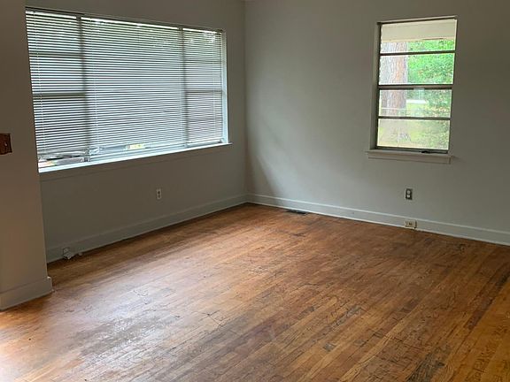 3rd image of 7642 Pinedale Dr