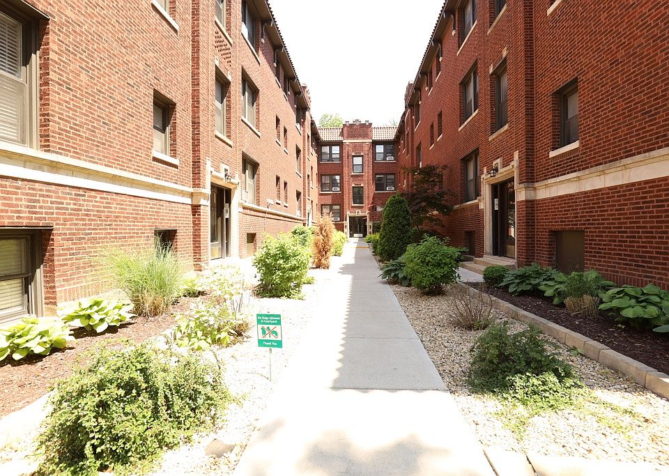 1st image of 2639 N Spaulding Ave Unit E4