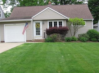 2178 Green Ridge Dr, Wickliffe, OH 44092