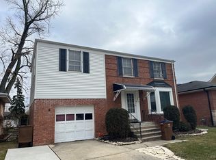 2337 S 5th Ave, Riverside, IL 60546