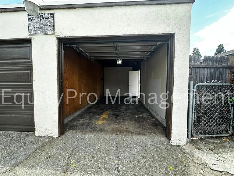 12103 Howard St — Photo 12
