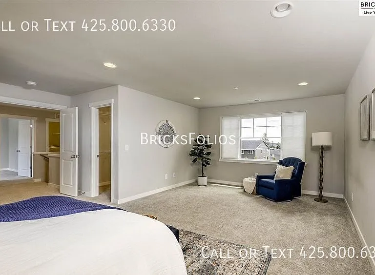 1052 Banyan St — Photo 10